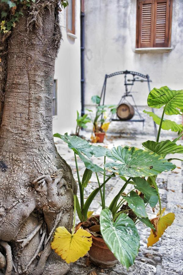 B&B Garibaldi Alcamo Bagian luar foto
