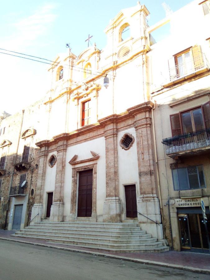 B&B Garibaldi Alcamo Bagian luar foto