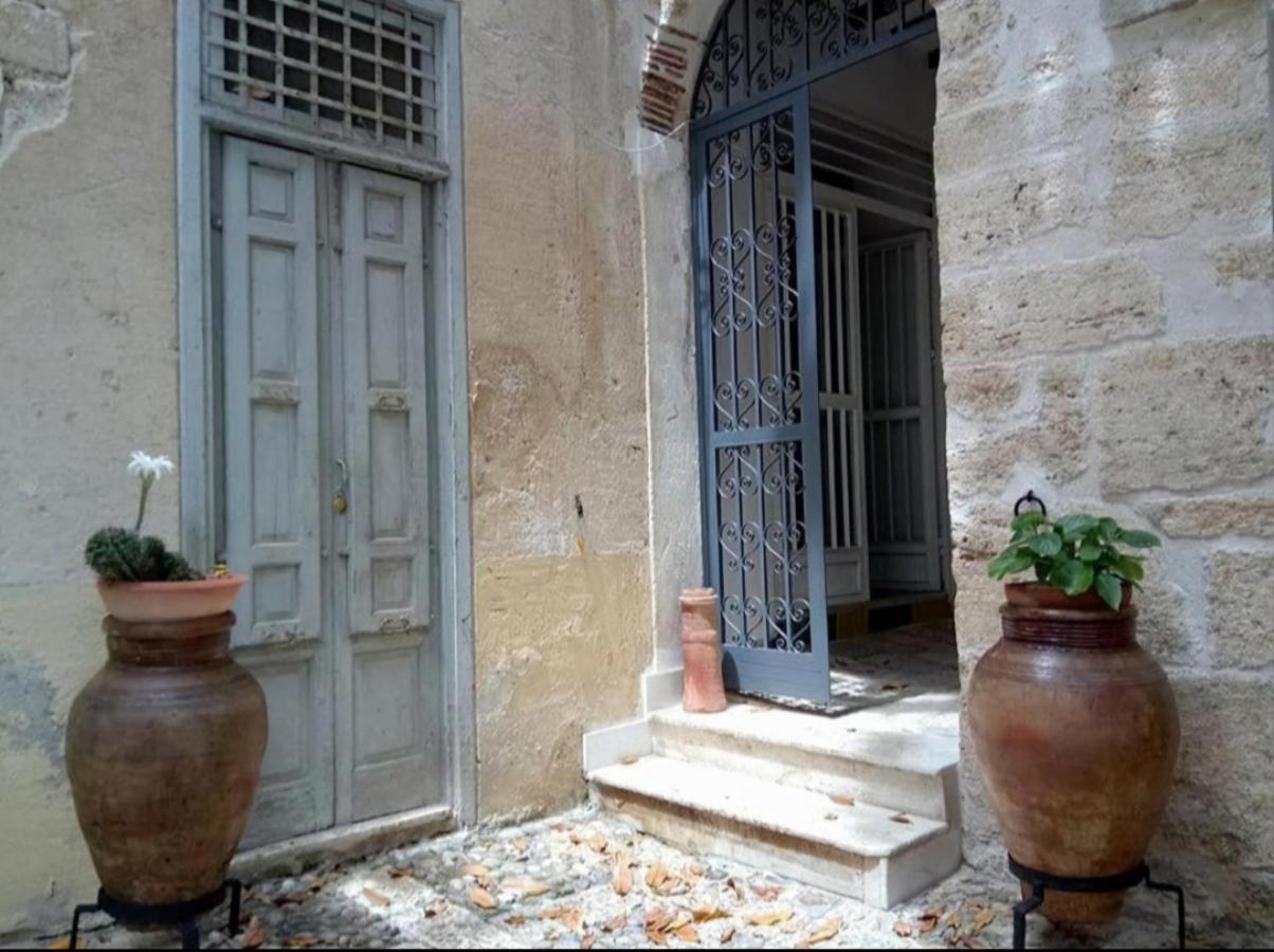 B&B Garibaldi Alcamo Bagian luar foto