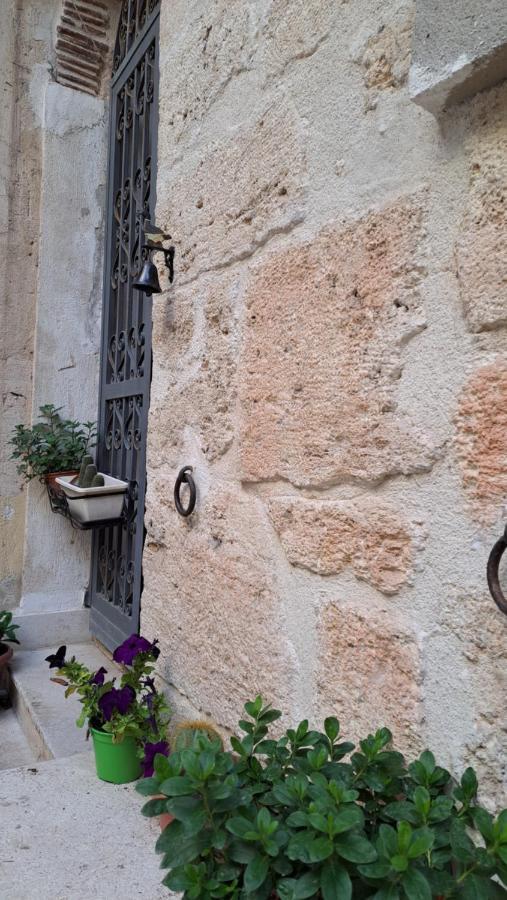 B&B Garibaldi Alcamo Bagian luar foto