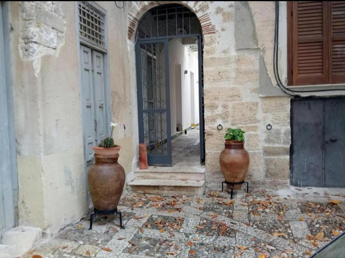 B&B Garibaldi Alcamo Bagian luar foto